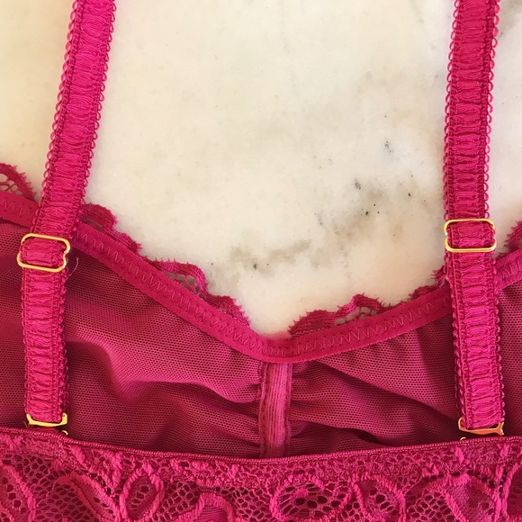 NWT ANTHROPOLOGIE RASPBERRY LACE LOUNGE BARLETTE - Picture 4 of 12